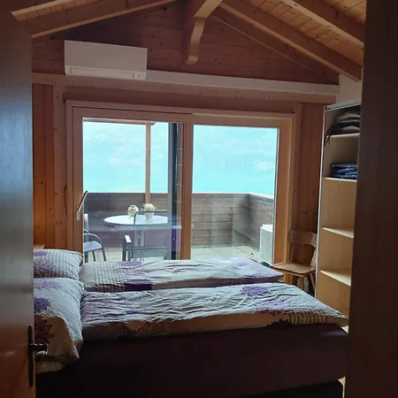 戴安娜湖畔公园 *