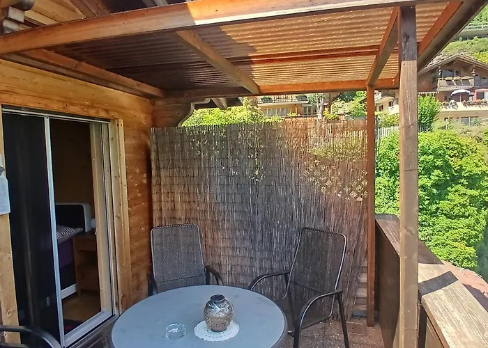 戴安娜湖畔公园 公寓 *